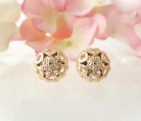 Gold Dainty Flower Studs, Vintage Button Earrings, Gold Plated Post, Floral earrings, Feminine Chic, Bridesmaid Earrings, Vintage Earrings