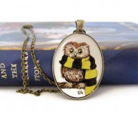 Owl Jewelry, Harry Potter Necklace, Art Necklace, Wearable Art, Hufflepuff Necklace, Hogwarts Owl, Hufflepuff House