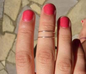 SILVER RING Wear it 6 different ways, pinky ring, mid finger or knuckle ring or toe ring, with the design showing or as two stackable bands