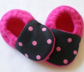Black with Pink Dots Fleece Baby Booties