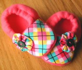 Pink Argyle with Button Flowers Fleece Baby Booties