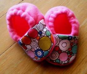 Mod Circles and Pink Fleece Baby Booties