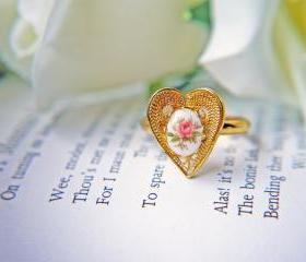Vintage Heart Shape Ring In Gold. Vintage Pink Rose Cabochon. Romantic. Adjustable Ring