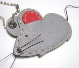 Wilson the Mouse leather charm ( Dark Grey )