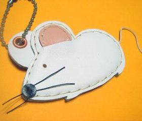 Wilson the Mouse leather charm ( White )