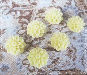 18 Resin Chrysanthemum Flower Cabochons Accessory 15x8mm