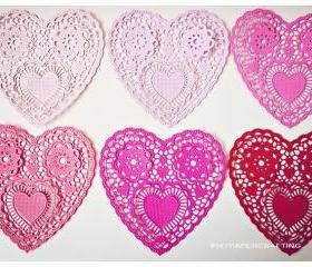 Heartshape Lace colored doilies 4'