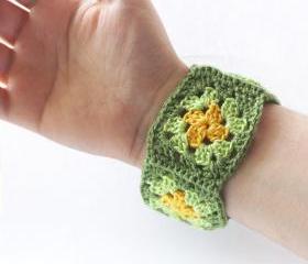 Crochet bracelet fiber bangle cuff granny square wristband green yellow