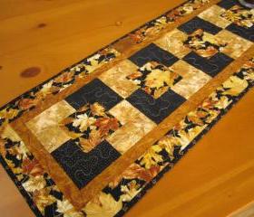 Gorgeous Leaves Table Runner