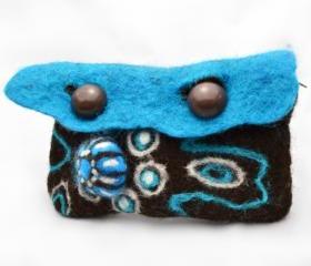  Retro flower felt purse with brooch