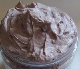 Chocolate Lovers Type Foaming Bath Whip 4 oz jar