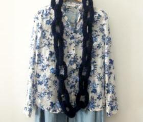 Big Alcatraz, crochet chain neckwarmer, necklace in navy blue.