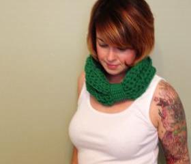 Chunky Textured Crochet Cowl
