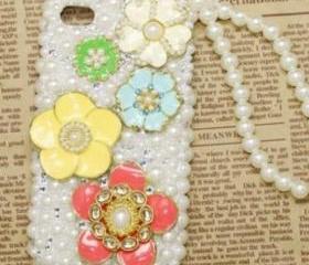 New Five Flowers OF Different Colors With All White Pearls Case For iPhone 4/4S (#424)