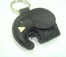Laura the Elephant Leather Keychain ( Black )