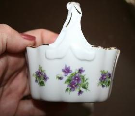 Small Lefton Purple Violet Basket .. No. 2676