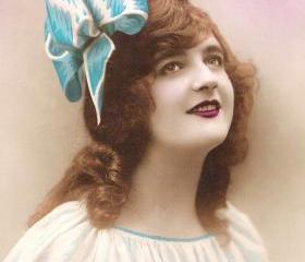 Digital download 300 dpi French 1920s postcard image - Beautiful Girl with Bow