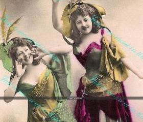 Digital scan 300 dpi Hey Girls there's a party going on - vintage French image
