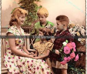1036 Digital download 1950s French vintage postcard image - charming Mother and Children