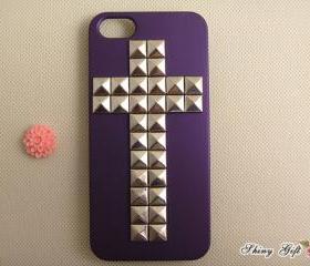 Studded iPhone 5 case, silver pyramid studs iPhone 5 case, custom iPhone 5 case, iPhone 5 case cover