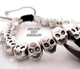 Pirate skull bead bracelet 