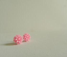 Light Pink Daisy Cabachon Earrings