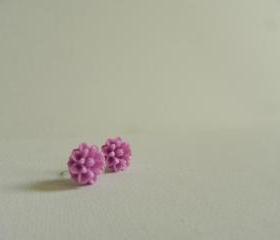 Lavender Daisy Cabachon Earrings