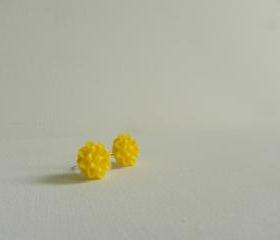 Yellow Daisy Cabachon Earrings