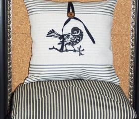 Decorative throw pillow cushion cover with screen print black bird