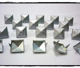  50pcs Grey Pyramid stud Punk ROCK Biker Spikes spots EMO S1413