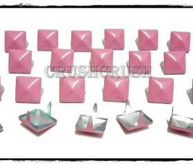  50pcs Pink pyramid stud Punk ROCK Biker Spikes spots EMO S713