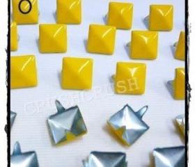  50pcs Yellow pyramid stud Punk ROCK Biker Spikes spots EMO S2211