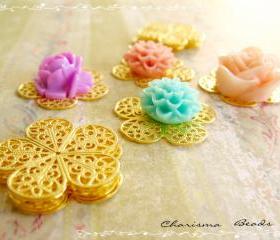 42 Brass Vintage Filigree Caps - Connectors Flower, 26mm, Hole: 1mm