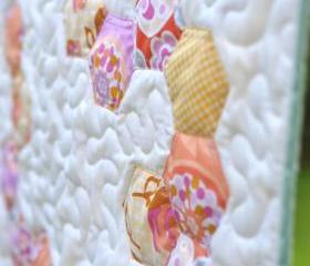 Mini Quilt - Pastel Hexagons - Kitty cat mat - 'Bridges & Balloons'