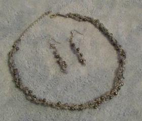 Crochet Set Gray: Necklace and Earings with beads