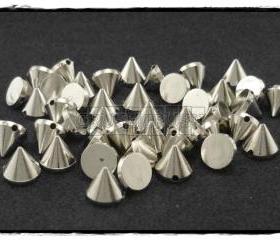  50pcs 8mm Acrylic Cone Spikes Beads Charms Pendants Decoration Silver-X52