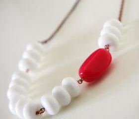 white and neon pink necklace - colorblock summer trend