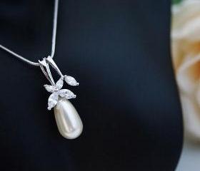 Wedding Jewelry Bridal Necklace Bridesmaid Necklace cubic zirconia flower bail with Cream Swarovski Pearl Tear drop Necklace