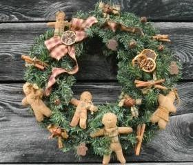 Christmas Wreath - Gingerbread Men -22 in pine wreath - hand-made gingers, dried citrus - homespun wrapped cinnamon sticks and rusty bells