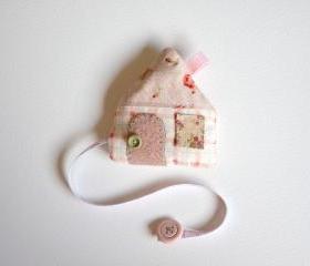 Fabric House / Retractable Tape Measures