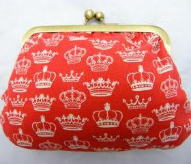 6" Fabby Purse - White Crown on Red 