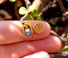 Alice in wonderland, stud earring