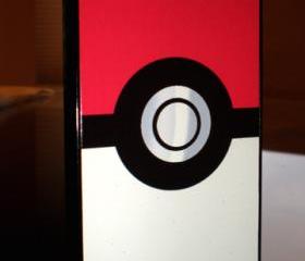 iPhone 4 / 4S Pokemon Chrome Pokeball Hard Case