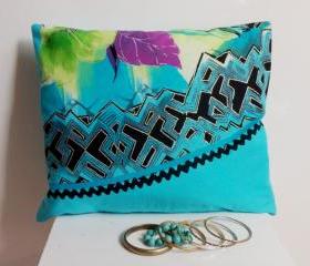 Decorative cover for pillows - 16 x 13 inch
