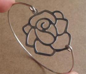Flower Bangle Bracelet, Simple Everyday Jewelry, Elegant gift, Bridesmaid Gift, Bridal Wedding Jewelry