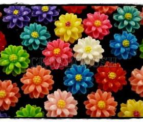  50pcs 11mm Tiny Resin FLOWER Flat Back Cabochons F576