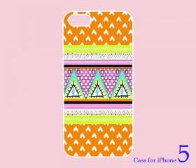 iphone 5 case in black or white plastic case 