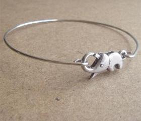 Cute Little Elephant Bangle Bracelet, Simple Everyday Jewelry, Elegant gift, Bridesmaid Gift, Bridal Wedding Jewelry