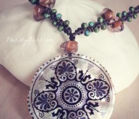 Earthy macrame necklace 