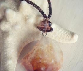 quartz necklace with glass beads